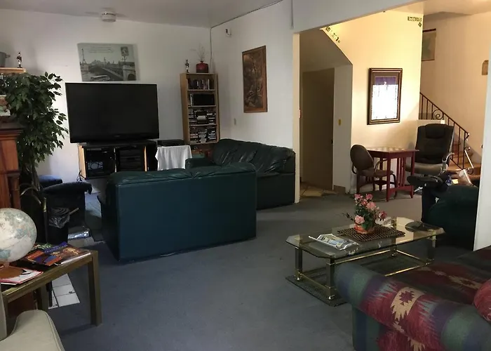 Avenues Hostel